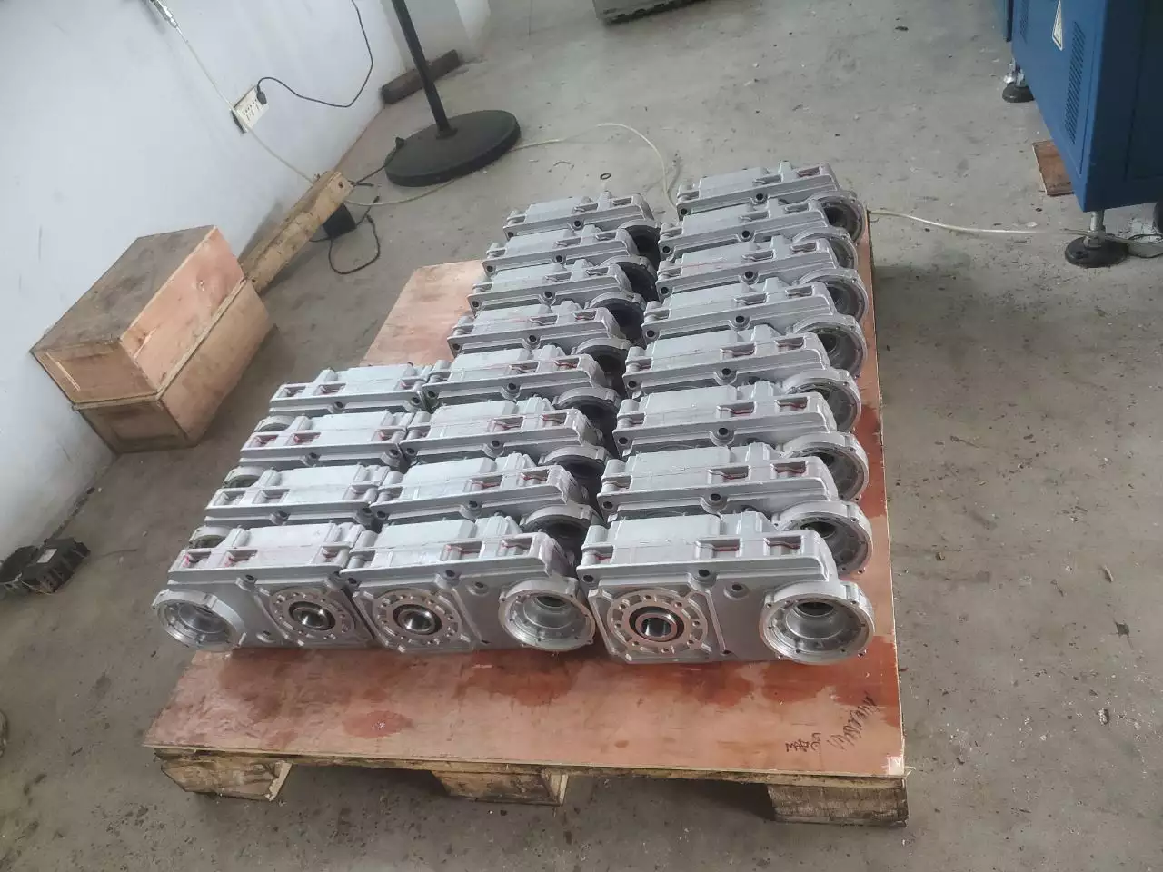 Unveiling the GHX125 Crane Gearbox Reducer 00 crane gearbox factory 4